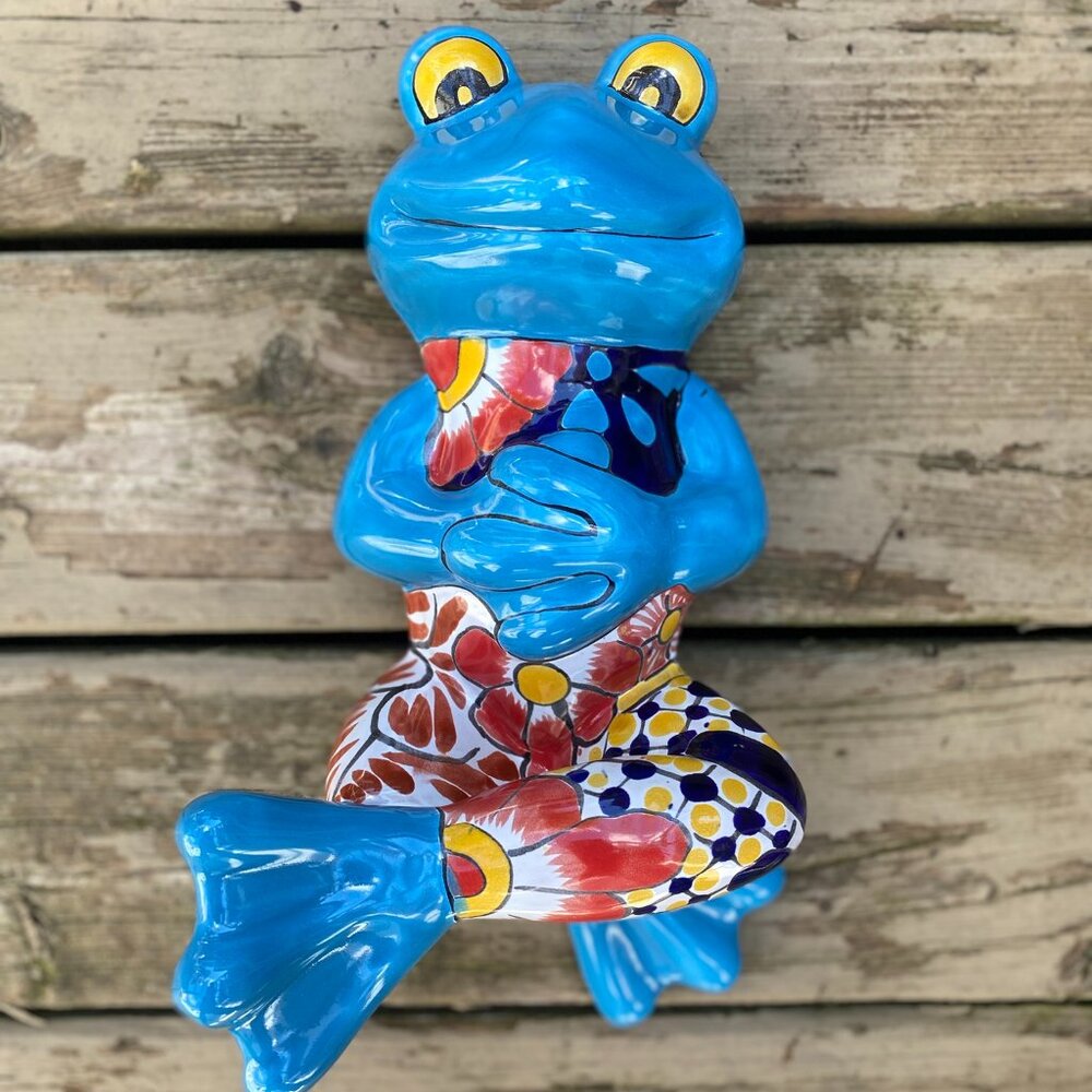 8-(HD) Talavera. Handpainted. Mexican Pottery. Frog.